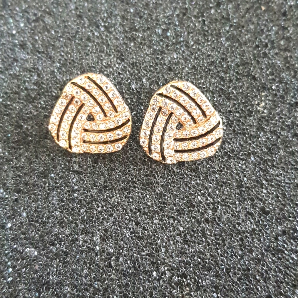 Knot style bedazzled button earrings